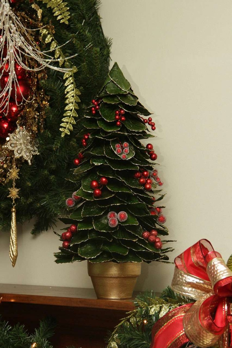 Christmas Table Top Trees * | Gallerie Ii 18 Green And Red Holly Berry Glittered Leaf Potted Christmas Tree Tabletop Decor